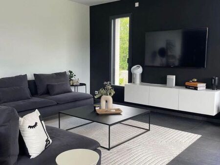 Dry Lake, modern 3+1+2 apartment plus parking space for rent.
