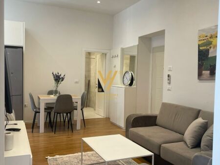 JEPET APARTAMENT 2+1 ME QERA TE RRUGA E DURRESIT 800 EURO