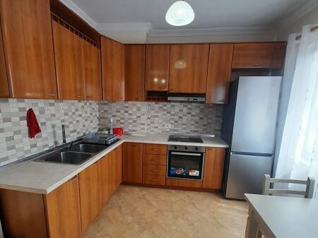 Apartment 1+1 for rent, Dibra street 100 meters from the Medrese 550 Thousand leke