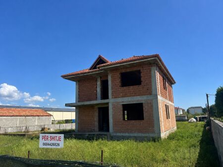 VILLA IN VENDITA 2 PIANI 1200 M2 TERRENO XHAFZOTAJ DURRES 115000 EURO