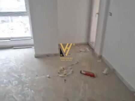 JEPET ZYRE 55 M2 ME QERA TEK AURA, LAPRAKE 500 EURO