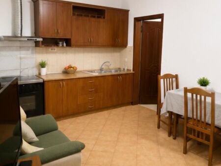 Rent | Vilë 1 + 1 | Rruga e Durresit | 400 €/month