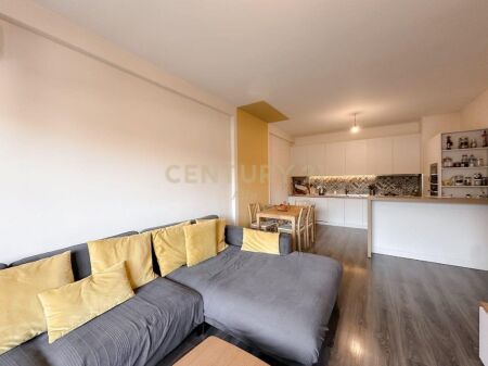 Apartament 2+1 perball UET-se ne Porcelan