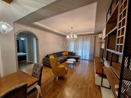 Apartament 2+1+post parkimi me qira tek Green City, Ish Fusha e Aviacionit!
