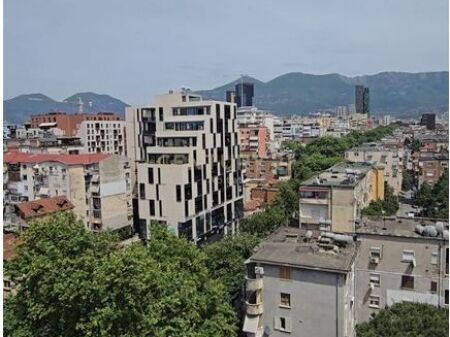 Shitet apartament 2+1 ne zonen e Myslym Shyrit 245,000 €