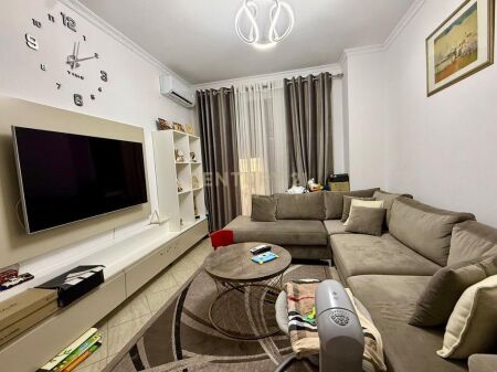 Apartament 1+1 per shitje tek Pallatet Cabej