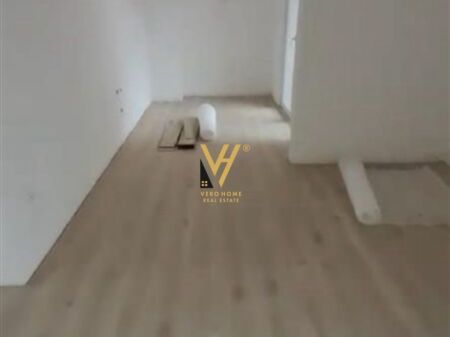 JEPET ZYRE 75 M2 ME QERA TEK AURA, LAPRAKE 600 EURO