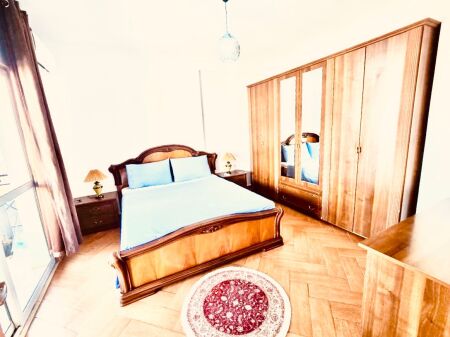 🏡 Apartament 2+1 me qira – Rruga e Barrikadave