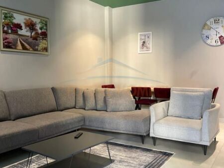 Qera, Apartament 1+1+Post parkimi, Rruga e Dibrës, Tiranë. 500 €