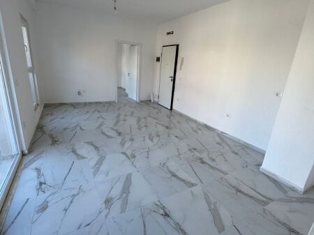 APARTAMENT ME QIRA – KOMPLEKSI AURA | RR. DRITAN HOXHA