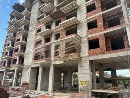 Shitet apartament 1+1 fusha aviacionit 98,000 €