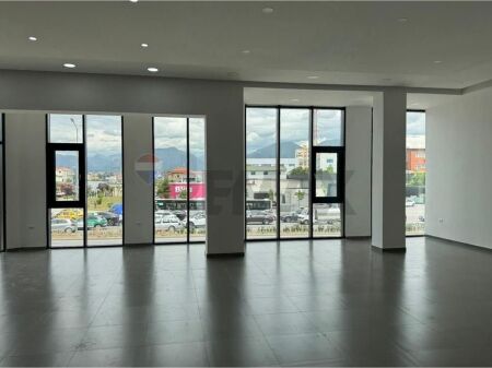 BUSINESS PREMISES FOR RENT ON DRITAN HOXHA STREET(ID: 530261046-506)
