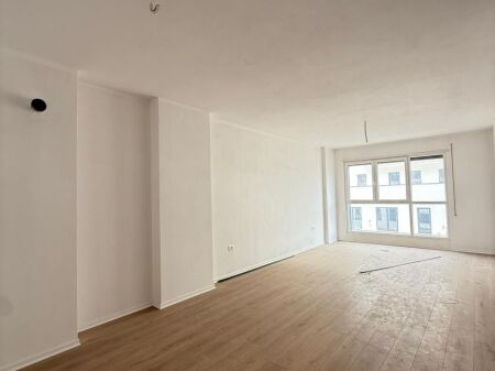 Shitet Apartament 2+1+2, Don Bosko