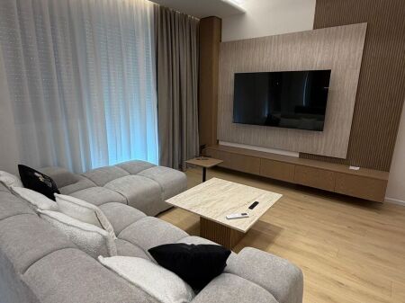 VILE LUKSOZE ME QERA 3 KATESHE LIQENI THATE 2.500 EURO FH-73570