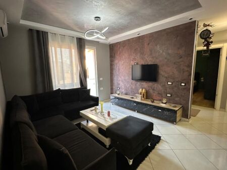 Jepet me Qira Apartament 3+1 - Kopshti Botanik