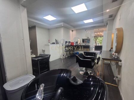 IN VENDITA ATTIVITÀ “Nails, Hair & Make Up Beauty Salon” presso la Scuola di Balletto!