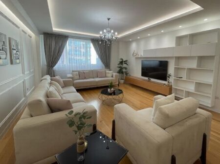 📌Jepet me qira apartament 3+1+2 tek Ambasador 2, pranë Liqenit Artificial
