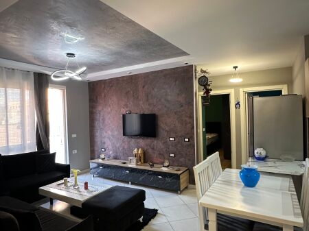 Apartament -Per qera