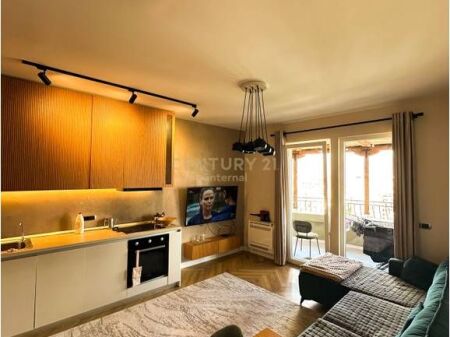 Kompleksi Grand, Tregu Elektrik - Shitet 1+1 59m2 + 10m2 Verande