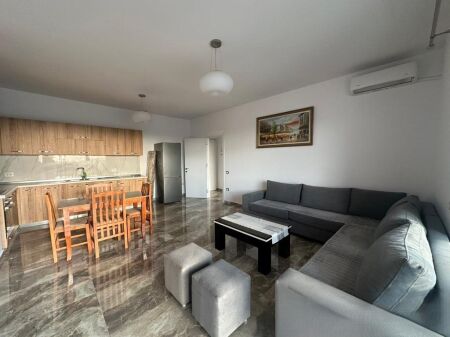 Tek Arlis Prane Farmacise 10 Japim Apartament 1+1 Me Qira! 500 € /Muaj