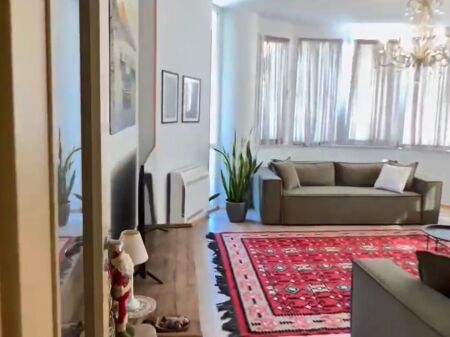 Shitet apartament 3+1+2 tek Hipoteka!