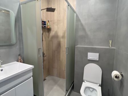 Eleonora ,Kodra e diellit, jepet apartament 1+1 me qera !