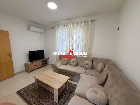 Jepet me qera apartament 1+1 me verande tek rruga Fortuzi (ID 42111570)