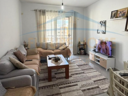Shitet, Apartament 2+1+2, Unaza e Re, Tiranë.