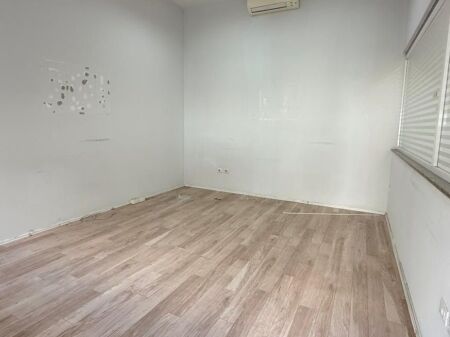 🏢Ambient per qera prane kika 2 📍Komuna e parisit