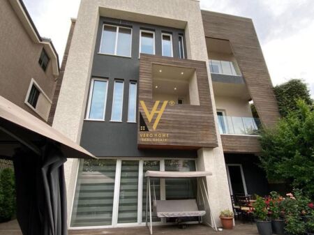 VILLA SU TRE PIANI IN VENDITA IN VIA ELBASAN 850.000 EURO