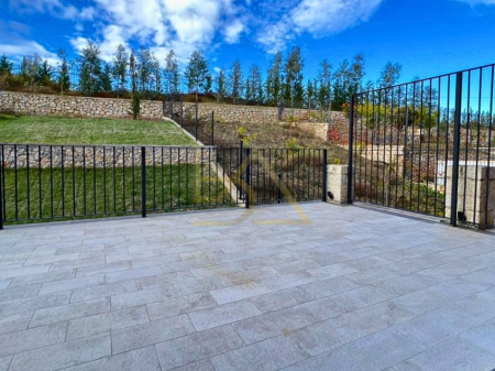 3-Storey Villa for Sale – Lundër, Tirana