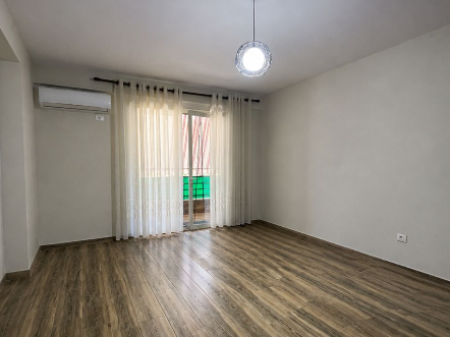 Shitet Apartament 2+1 – Pranë Bazilikut, Fresk