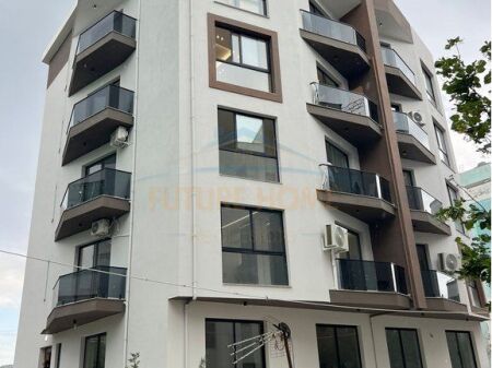 Shitet, Apartament 1+1, Mali i Robit, Golem