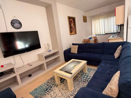 Rent | Shtëpi private 1 + 1 | Rruga 5 Maji | 400 €/month