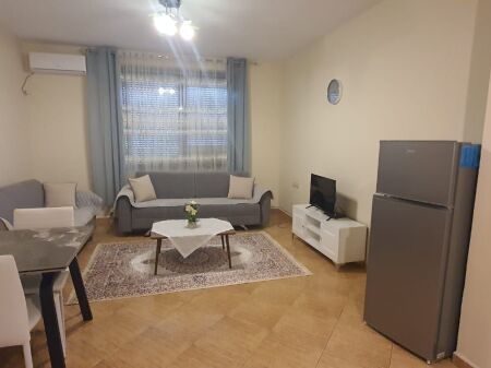 🏡EKSKLUZIVE!🏢Jepet me qira apartament 2+1+2 te Rruga e Kosovarëve.