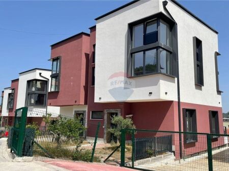 3-storey villa offered for sale in Kombinat  ID: 530361014-46