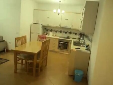 Shitet apartament 2+1+2