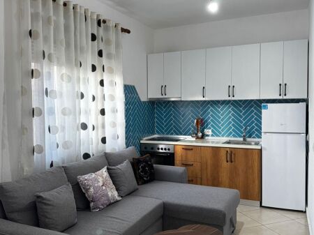 Rent | Shtëpi private 1 + 1 | Kthesa e Kamzes | 330 €/month