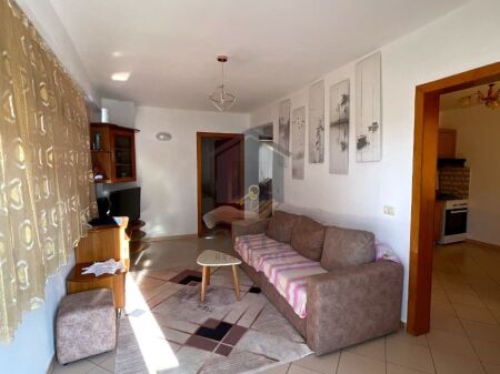 Rent, 2nd floor of a private house, near the Museum, Durres.