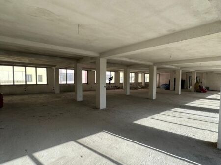 UFFICIO IN AFFITTO 450 M2 PALAZZO CON FRECCIA 150.000 LEKE FH-73802