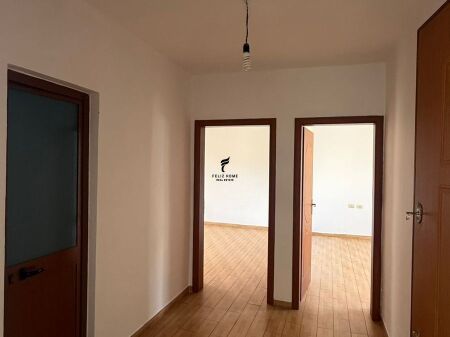 OFFICE FOR RENT 60 M2 PAZARI RI 42,000 LEKE FH-73839