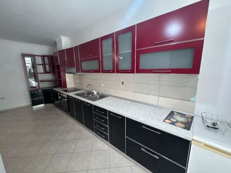 Shitet apartament 2+1 në Astir, te Dy Palmat