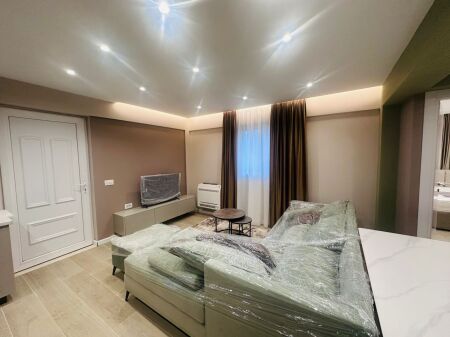 Jepet Me Qera Apartament 1+1+1 Ballkon