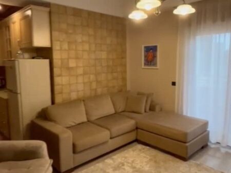 Rent | 2 Apartamente 1 + 1 dhe Garsionere| 9 Katëshet | 1500 €/month