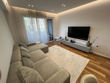 APARTAMENT 2+1+2 ME QERA, PARKU OLIMPIK