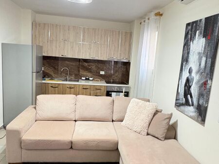 Jepet me qira apartament 1+1 pranë Shkollës “2 Gjelat” – Durrës
