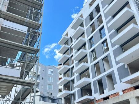 IN VENDITA: 1+1 📍Kopshti Zoologjik (Complesso Mateo 2) - €160,000 - Sup. 82m² - Esposizione Completa al Sole: Sud 🌞 || Vicino al Lago Artificiale - Zona Elitaria ✨️