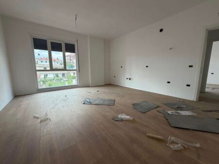Shitet Apartament 1+1 me Hipotekë ,Paskuqan