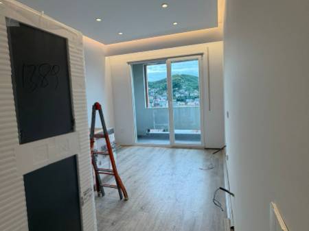 🏡 Shitet Apartament 1+1 i Mobiluar tek Golden Park