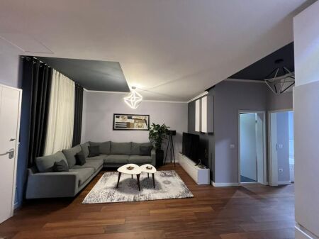 Japim me qira apartament 2+1 te Rruga Eduart Mano !